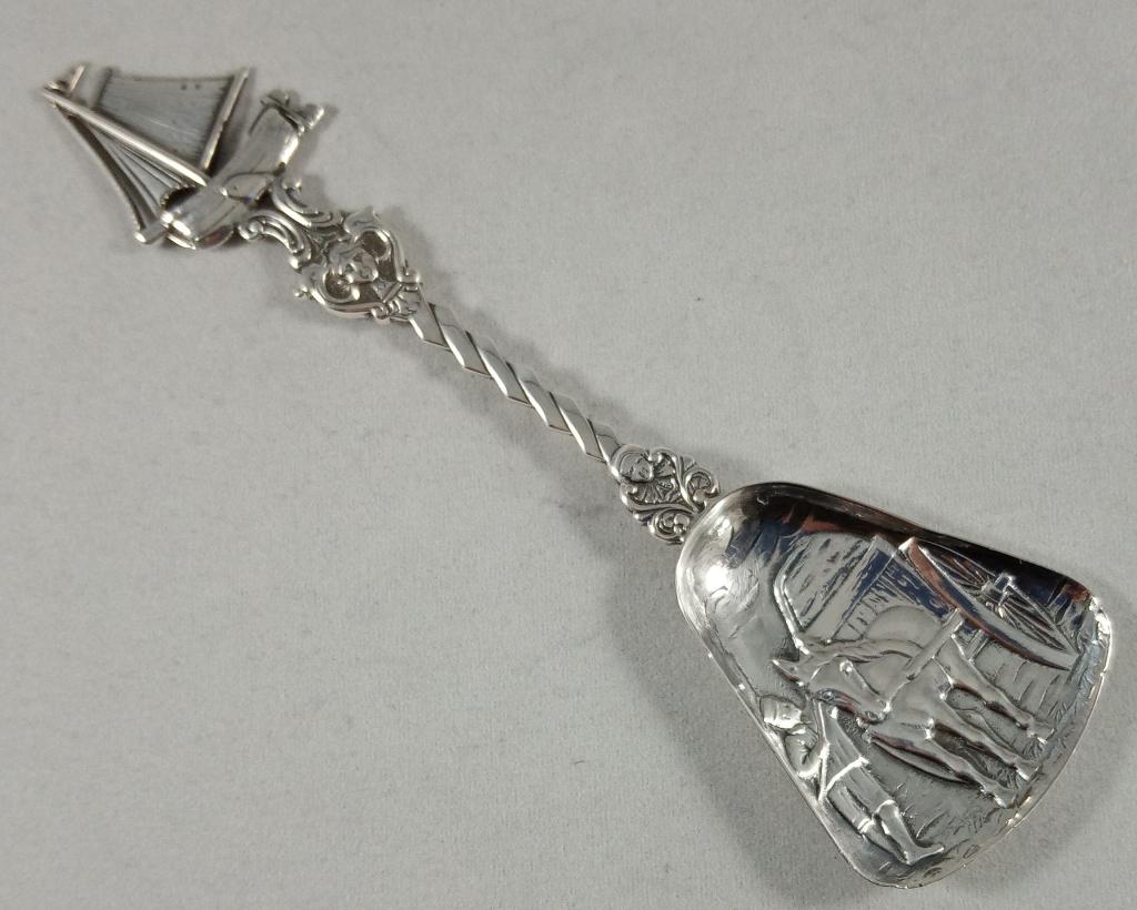 Suikerschep met scheepje paardenkar massief 830 zilver, Ophalen of Verzenden, Zilver