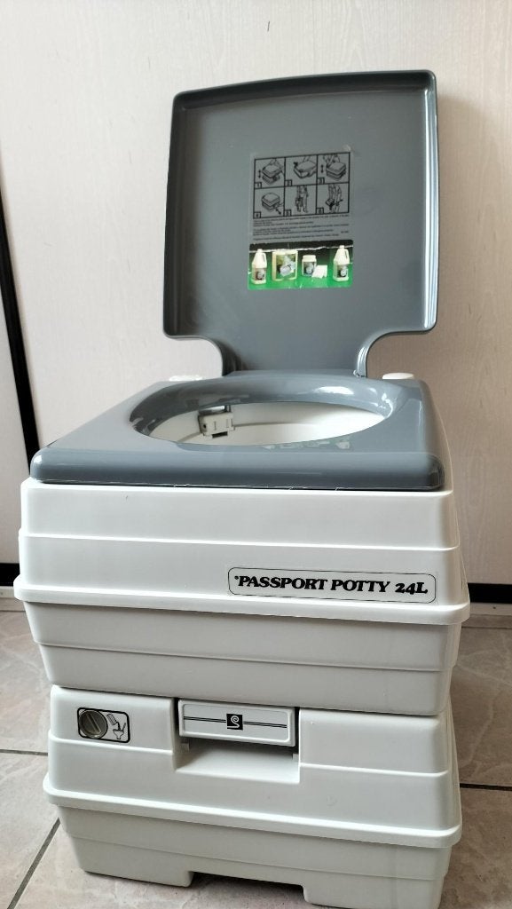 Draagbaar toilet, Caravans en Kamperen, Ophalen, Zo goed als nieuw
