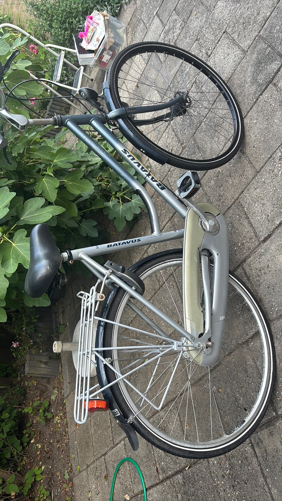 28.  Inch. KetingKast. Niet eige hij is .vervangen, Ophalen, Zo goed als nieuw, Overige merken