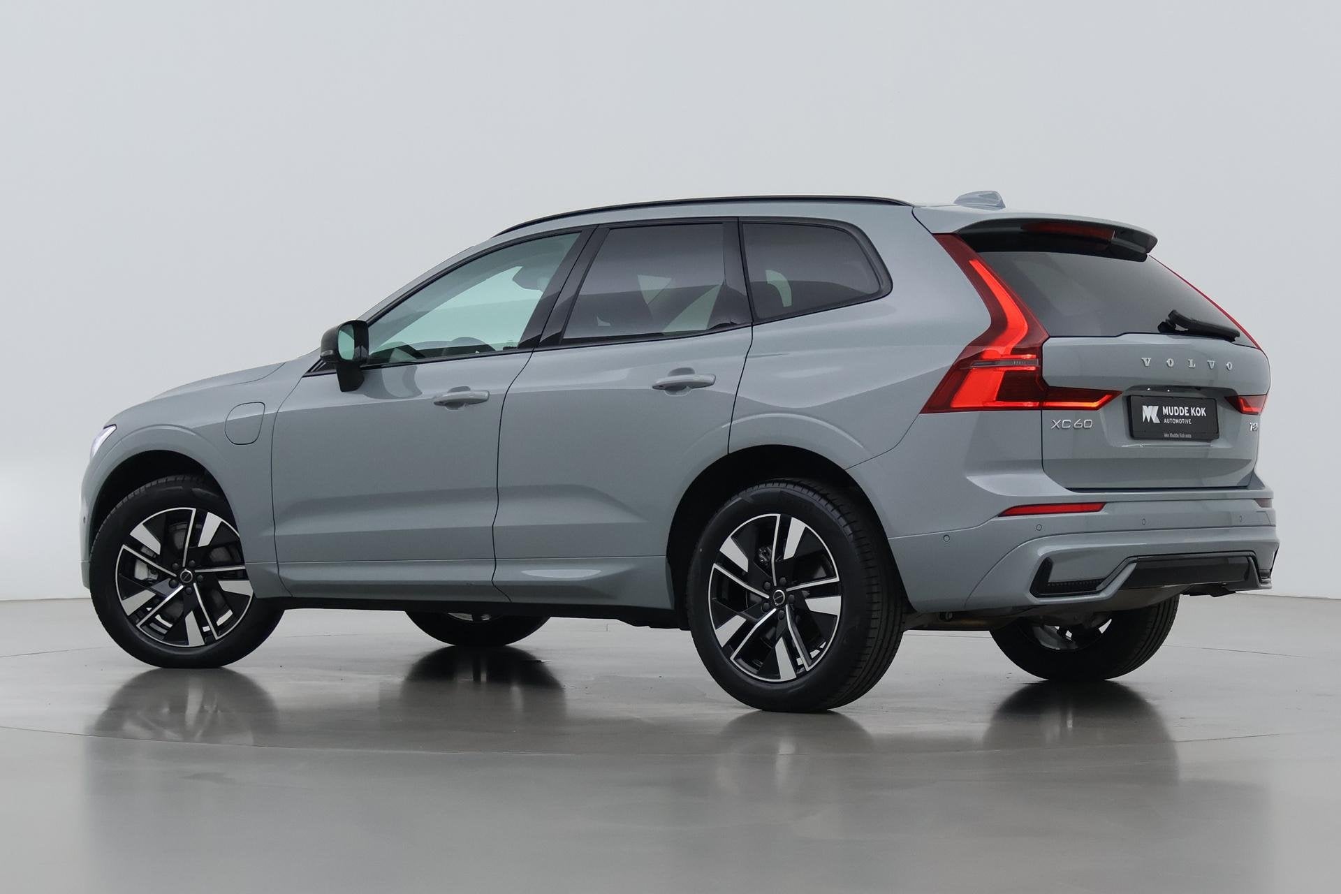 Volvo XC60 T8 Plus Dark | 19 inch | Harman/Kardon | Memory |, Automaat, Gebruikt, 4 cilinders, 1969 cc
