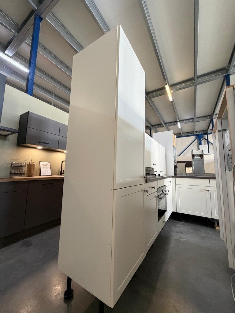 Keuken Compleet met APP 120Keukens op voorraad Nr. 2976, Ophalen, Zo goed als nieuw, Hoekkeuken, Met kookeiland