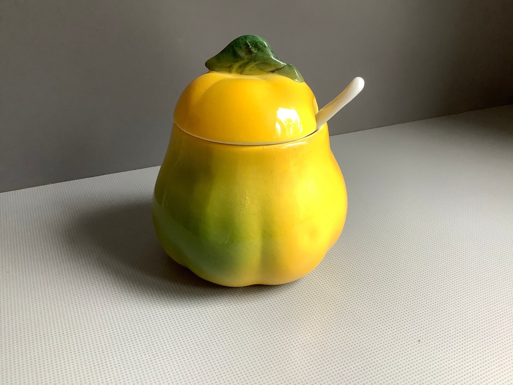 Mooie vintage jampot in peervorm met lepel, Ophalen of Verzenden