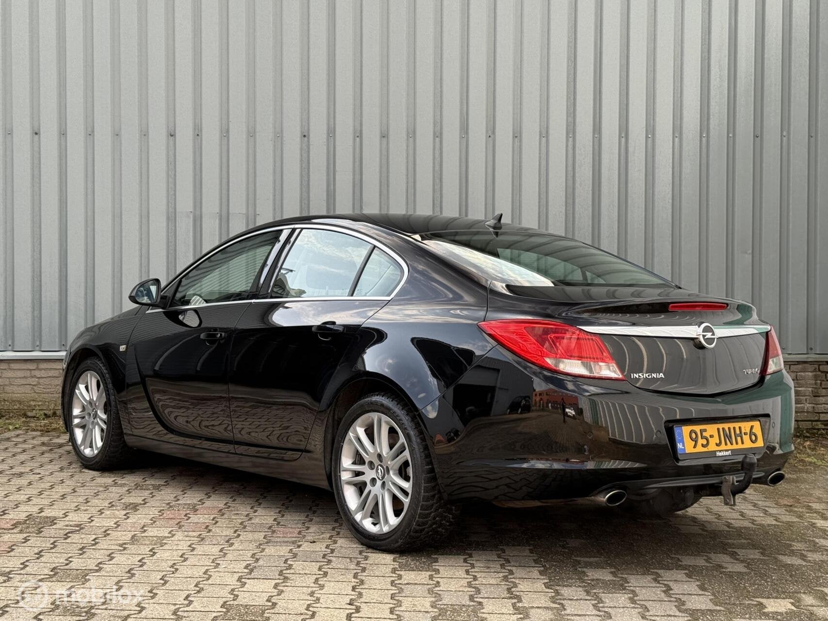 Opel Insignia 2.0 T Sport | Leer | 221PK, Auto's, Zwart, 4 cilinders, Zwart, Bedrijf