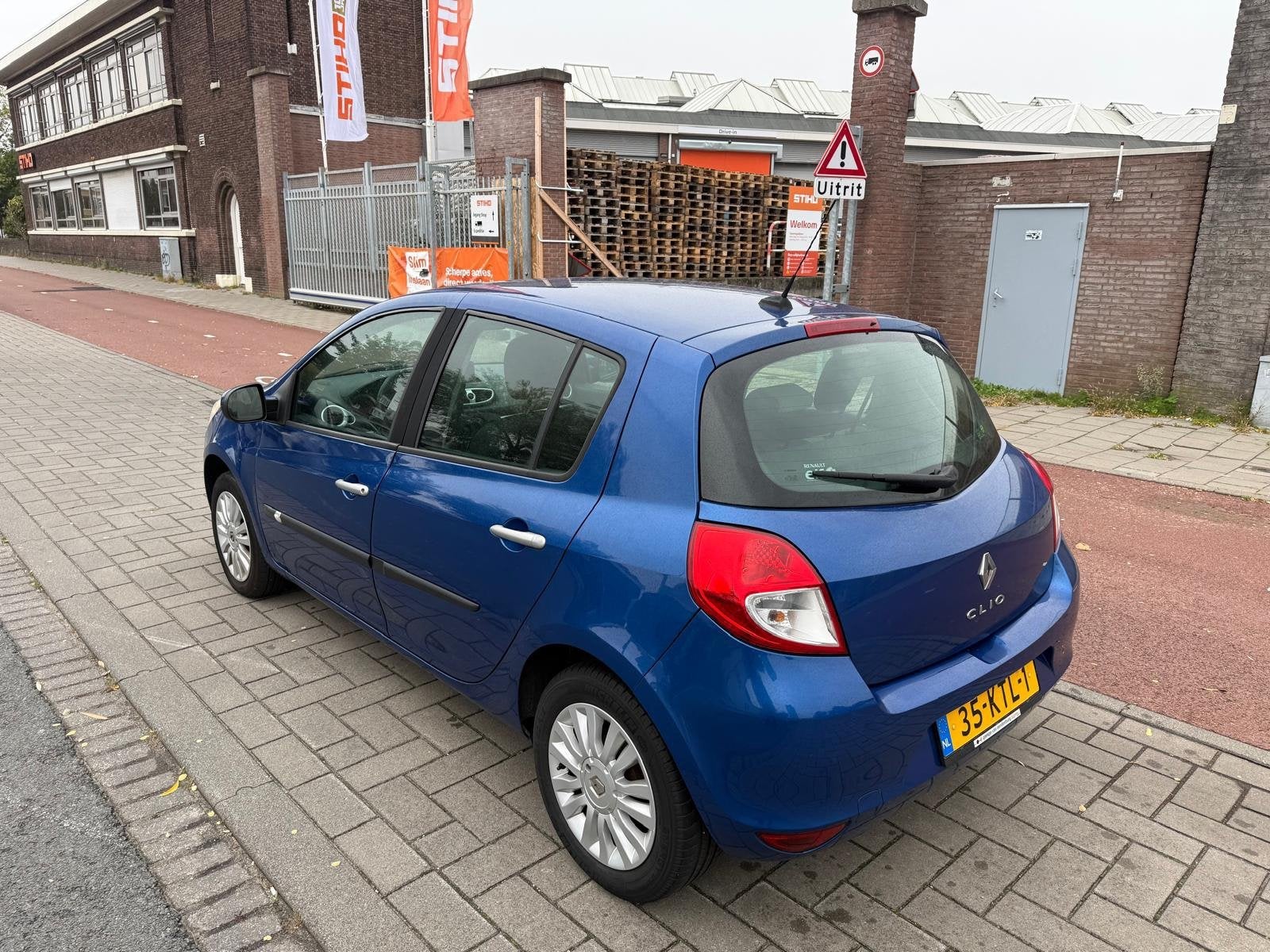 Renault Clio 1.2 Expression navi airco el ramen, Voorwielaandrijving, Gebruikt, 4 cilinders, Blauw