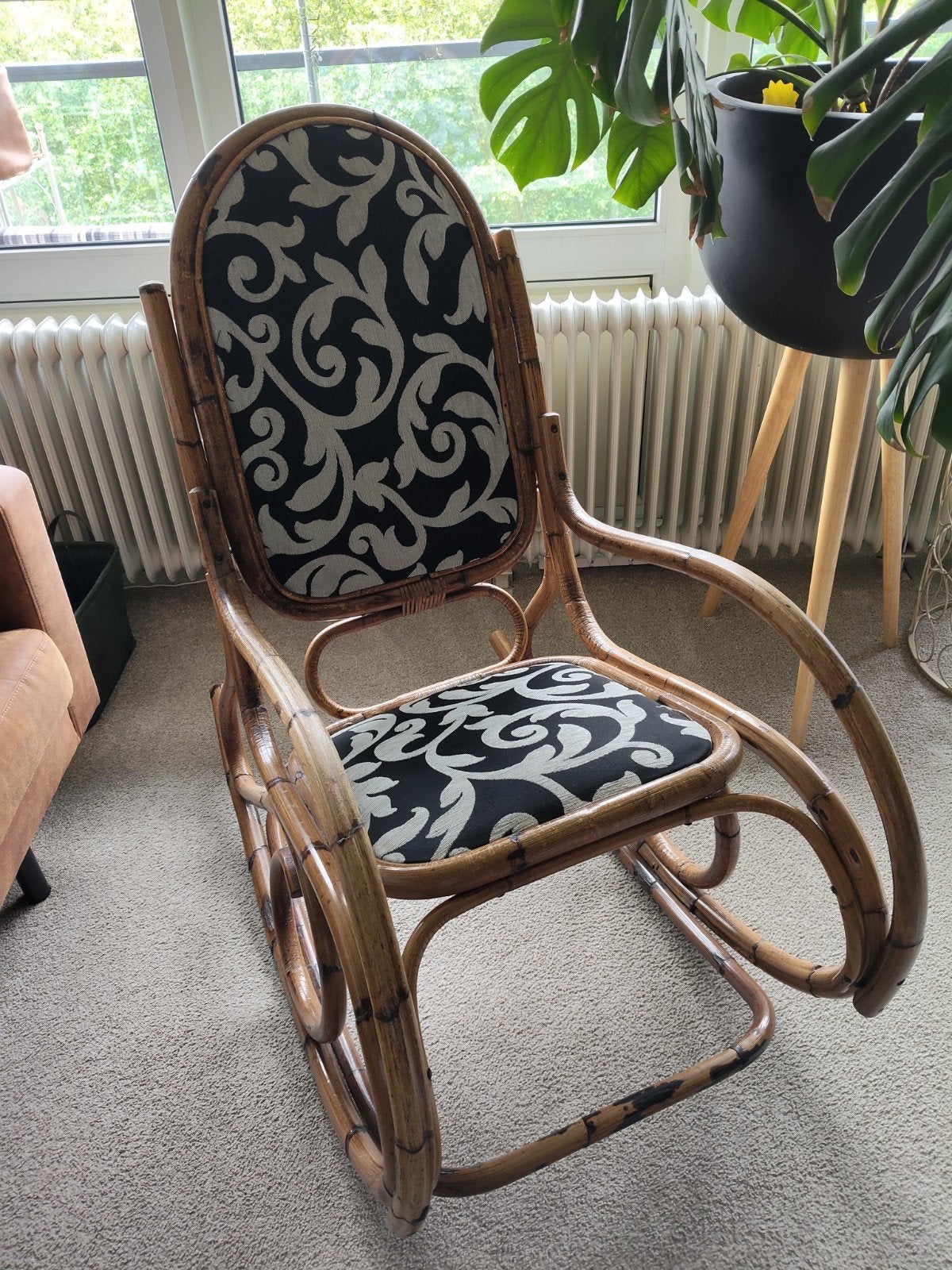 Vintage Bamboe Schommelstoel met Zwart-Wit Patroon, Antiek en Kunst, Ophalen