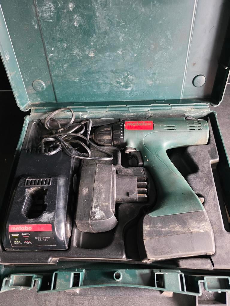 Metabo Accuboormachine met lader en accu in koffer, Gebruikt, Variabele snelheid, Ophalen of Verzenden, Boor- en Schroefmachine