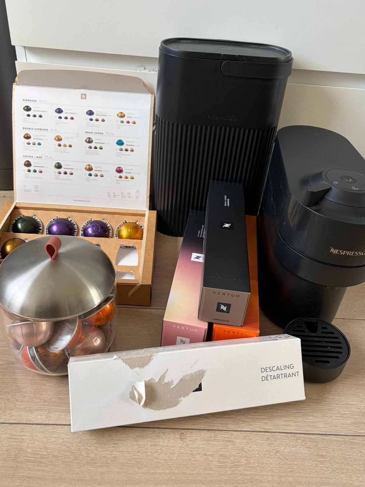 Nespresso Vertuo pop black + accesoires. Zo goed als nieuw