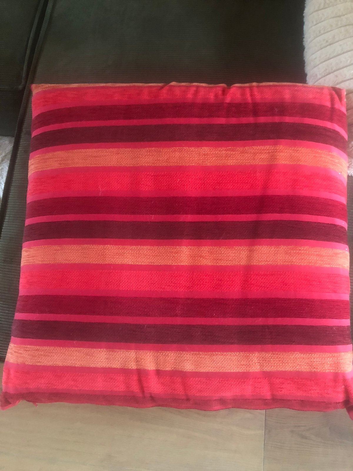 Kleurrijke kussens / 70 x 70 cm, Huis en Inrichting, Ophalen of Verzenden, Zo goed als nieuw, Vierkant