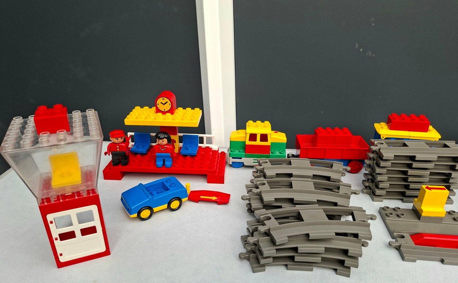 Lego Duplo Trein met Rails en Station - Set 2730 en 2738, Compleet, Gebruikt, Overige thema's, Ophalen of Verzenden