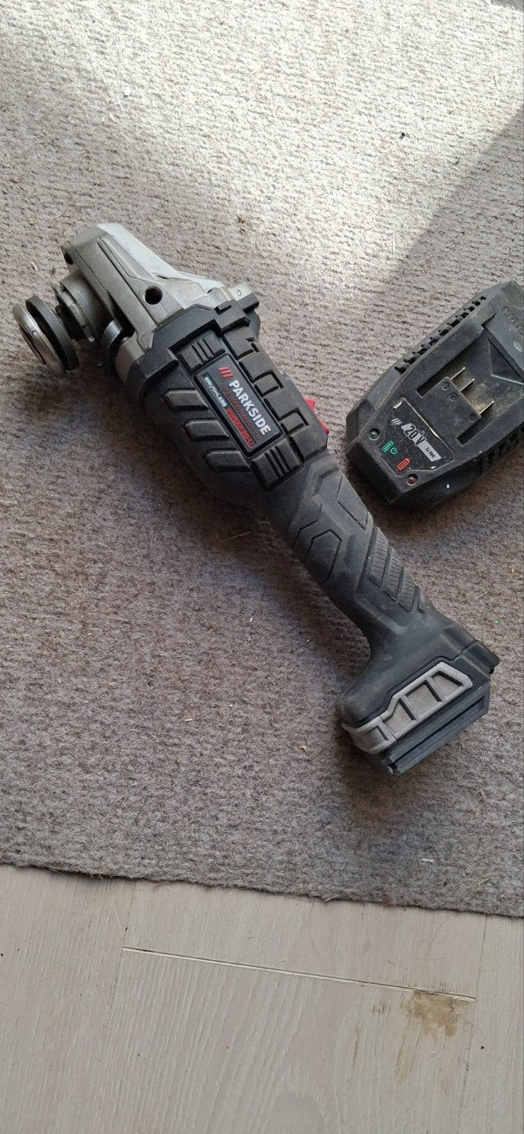 Parkside 20V haakse slijper met oplader, Ophalen of Verzenden, Gebruikt, Haakse handslijpmachine