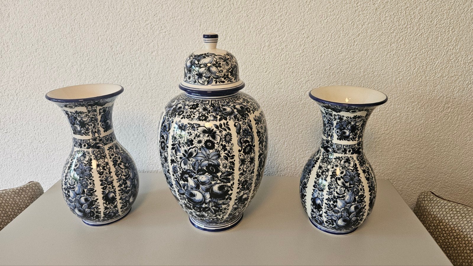 Delfts blauw kaststel door Ardalt-Delfia, Ophalen