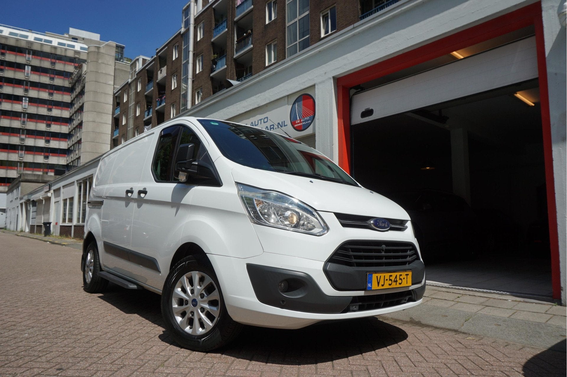 Ford Transit Custom 270 2.2 TDCI L1H1 Trend * NIEUWE MOTOR/, Voorwielaandrijving, Euro 5, Gebruikt, Zwart