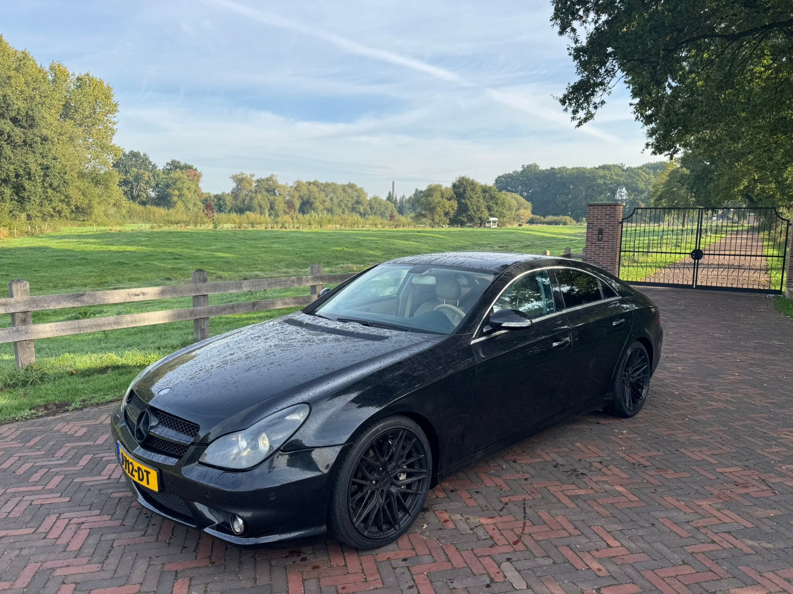 Mercedes CLS 55 AMG 5.4 zwart 2005 (€1700 apk factuur aanwez, Auto's, Automaat, Achterwielaandrijving, 4 stoelen, Particulier