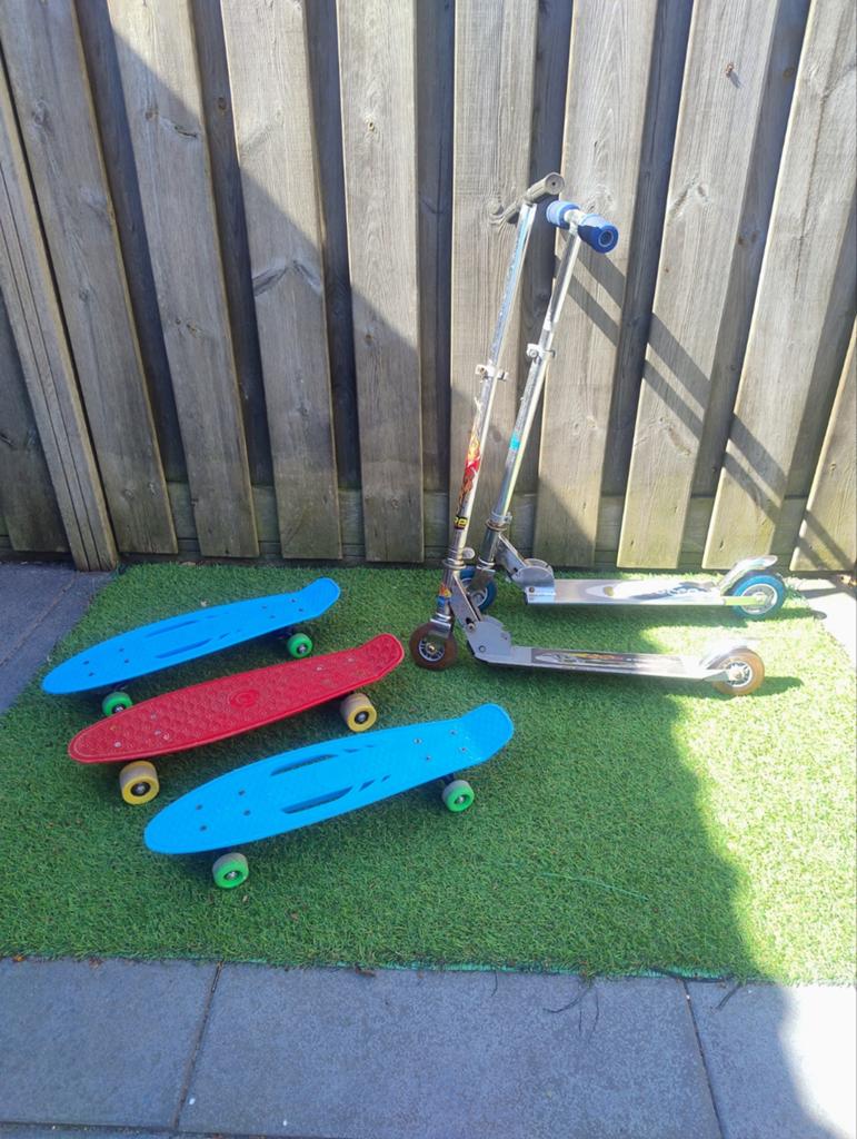 Buitenspeelgoed
2x step
3x skateboard
€20 voor alles, Ophalen, Gewone step