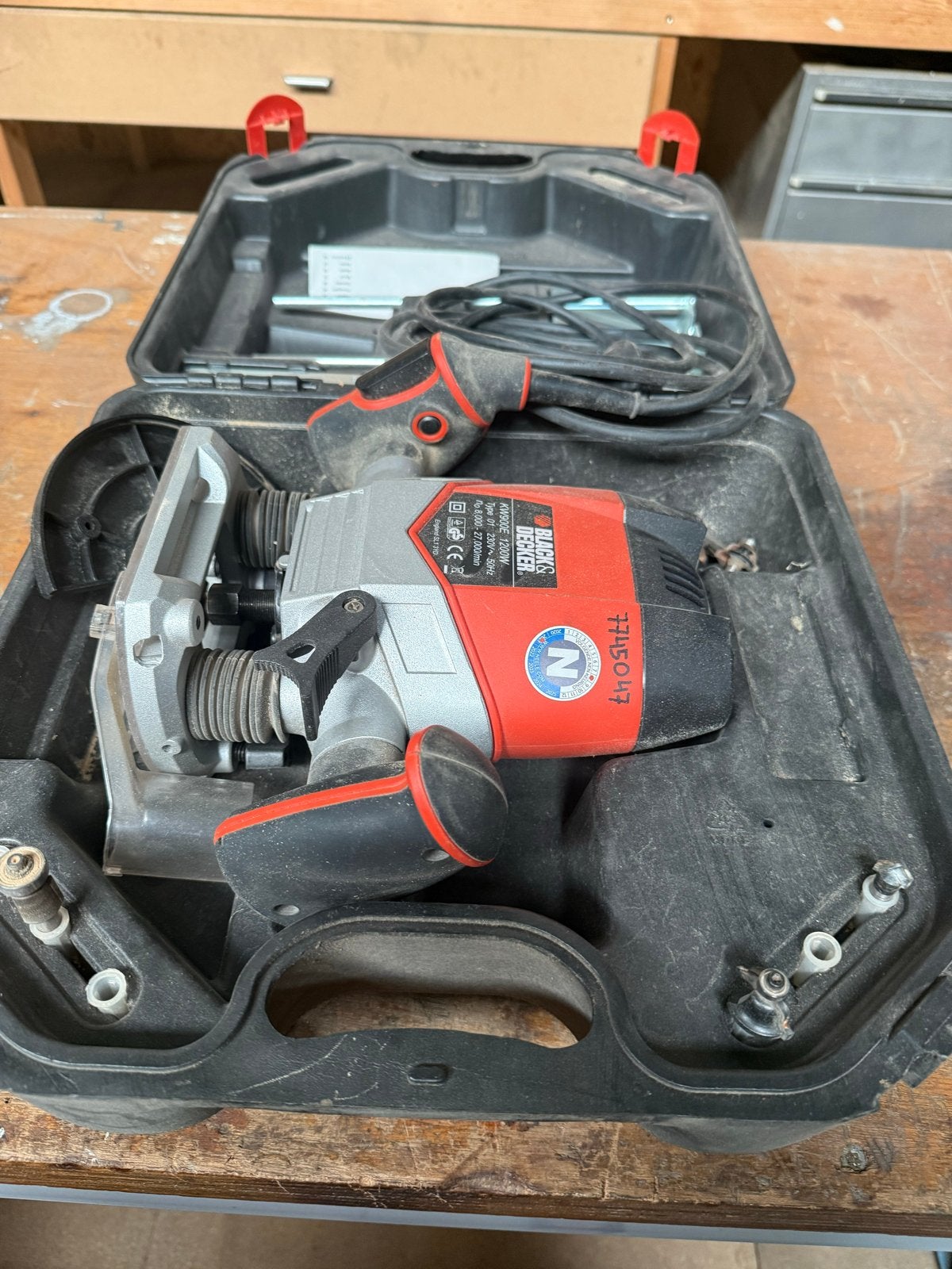 Black & Decker Bovenfrees - Krachtige Router voor Houtbewerk, Ophalen, Gebruikt, Elektrisch, Bovenfrees