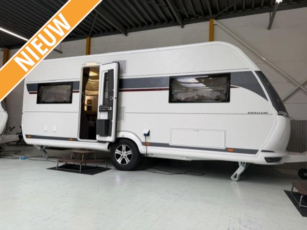 Hobby Excellent 560 CFE 2027 2000 KG/Combi 6E/Tapijt, Serviceluik, Rondzit, Hobby, Bedrijf
