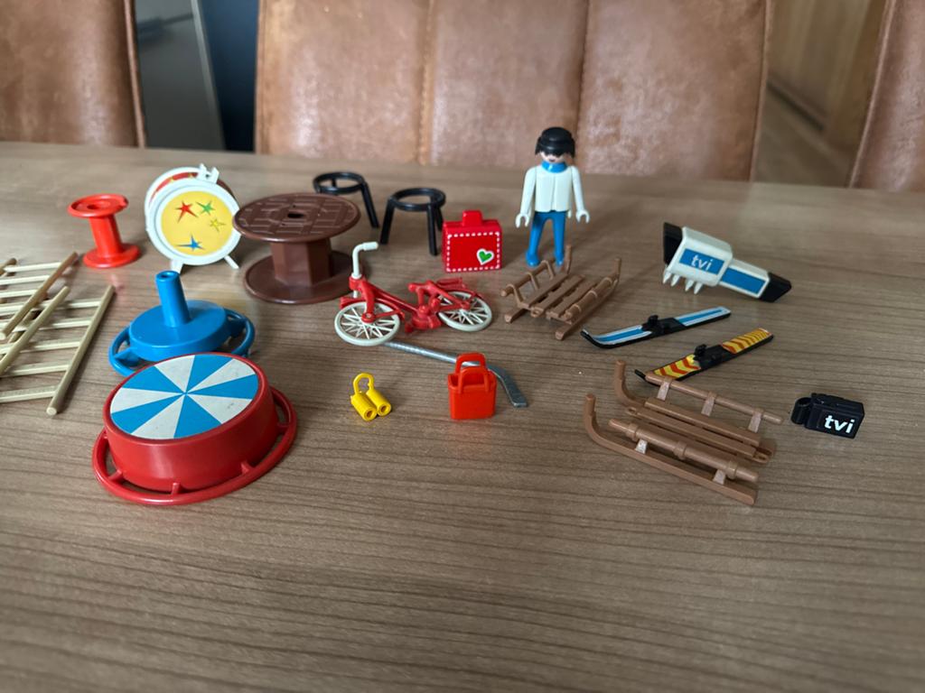 Diverse Playmobil accessoires - fiets, slee, camera, etc., Ophalen of Verzenden, Gebruikt, Jongen of Meisje