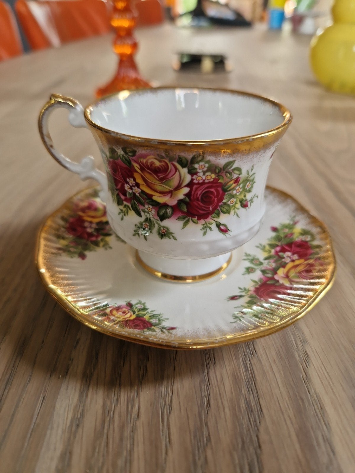 Elizabethan Fine Bone China kop en schotel, rozenmotief, Antiek en Kunst, Antiek | Servies los, Ophalen of Verzenden
