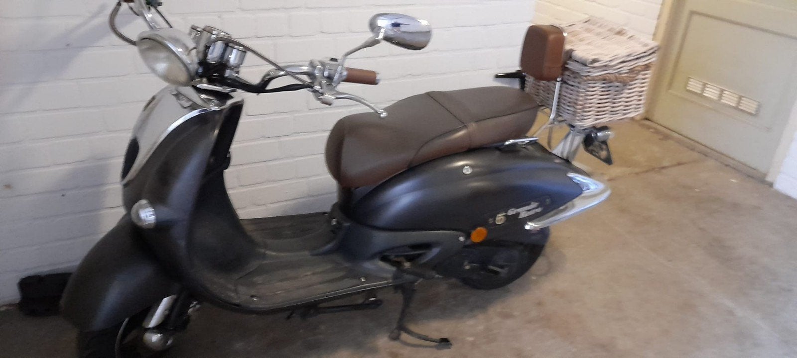 Grande Retro scooter., Ophalen, Zo goed als nieuw, Overige typen, Overige merken
