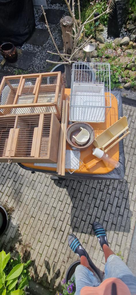 Te koop vogelkooitjes en bij behorend zand., Ophalen of Verzenden