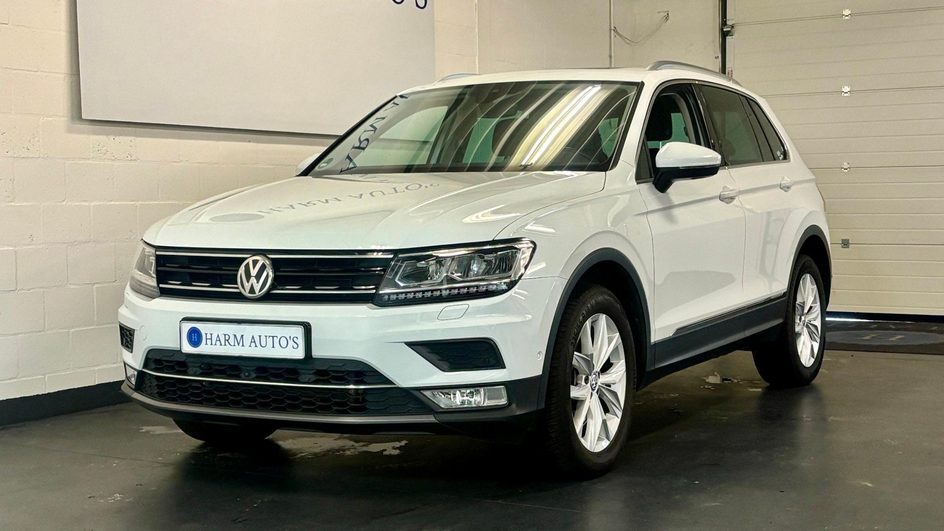 Volkswagen Tiguan 2.0 TSI 4Motion Highline 180pk Pano / LED, Automaat, Dealer onderhouden, Gebruikt, Zwart