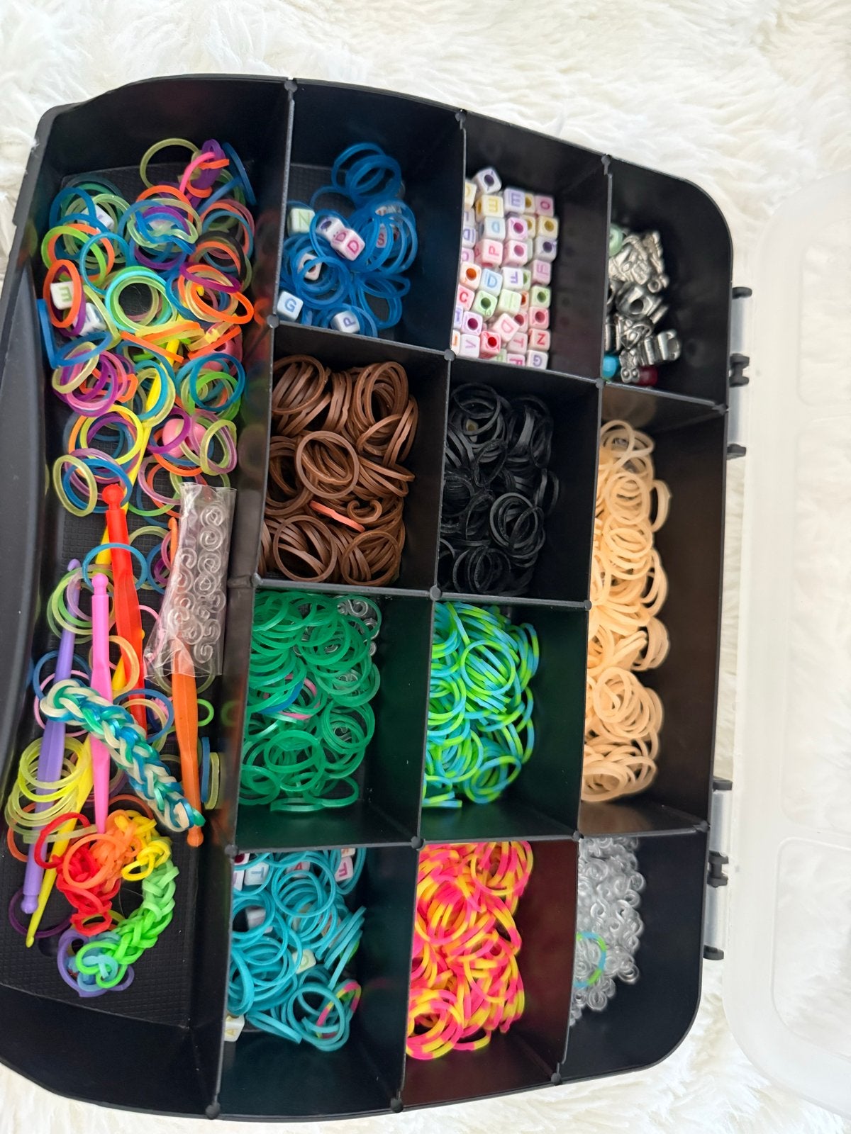 Grote set Loom Bands met opbergdozen en accessoires, Ophalen of Verzenden, Gebruikt, Knutselen