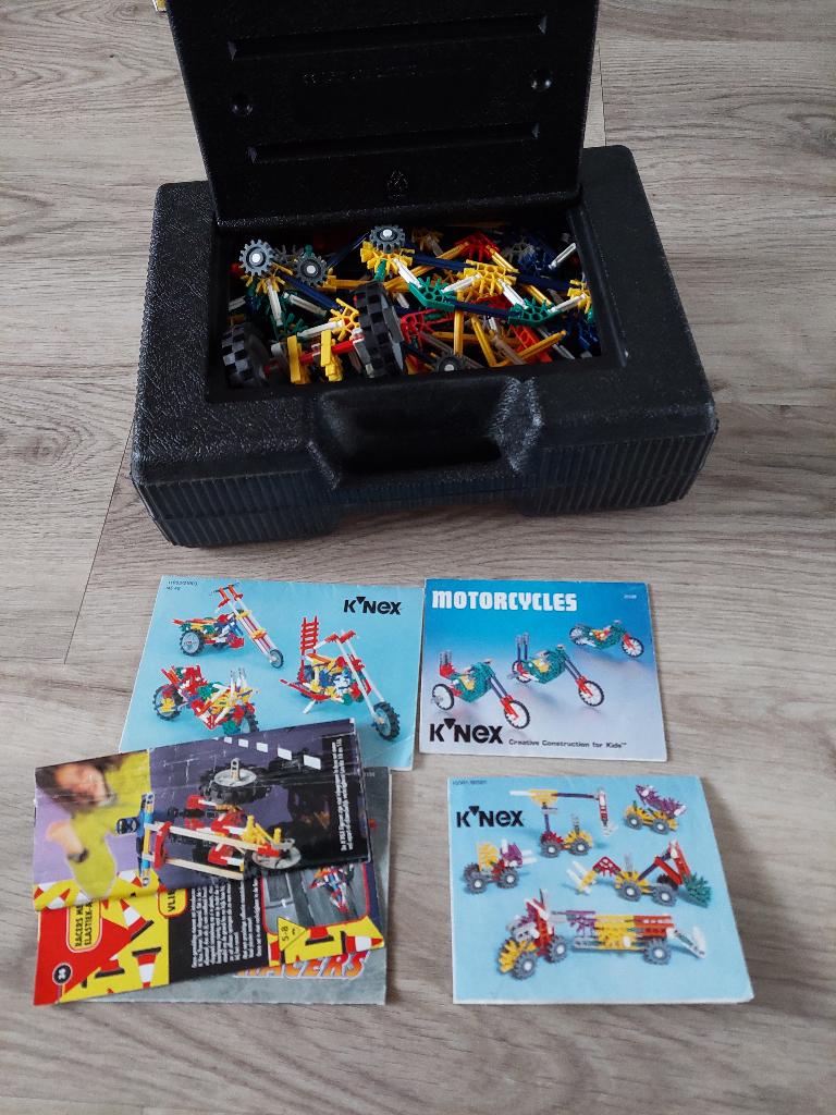 KNEX; volle zwarte doos met Bouwstenen en bouwtekeningen, Kinderen en Baby's, Ophalen of Verzenden, Zo goed als nieuw, K'nex