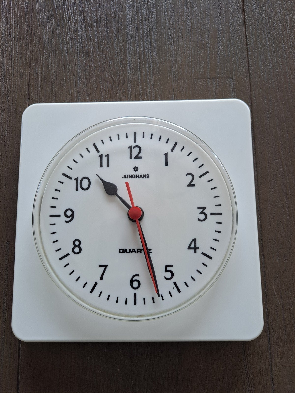 Fraaie vintage Junghans Quartz wandklok | klok, Huis en Inrichting, Woonaccessoires | Overige, Vintage, Gebruikt, Kunststof, Ophalen of Verzenden
