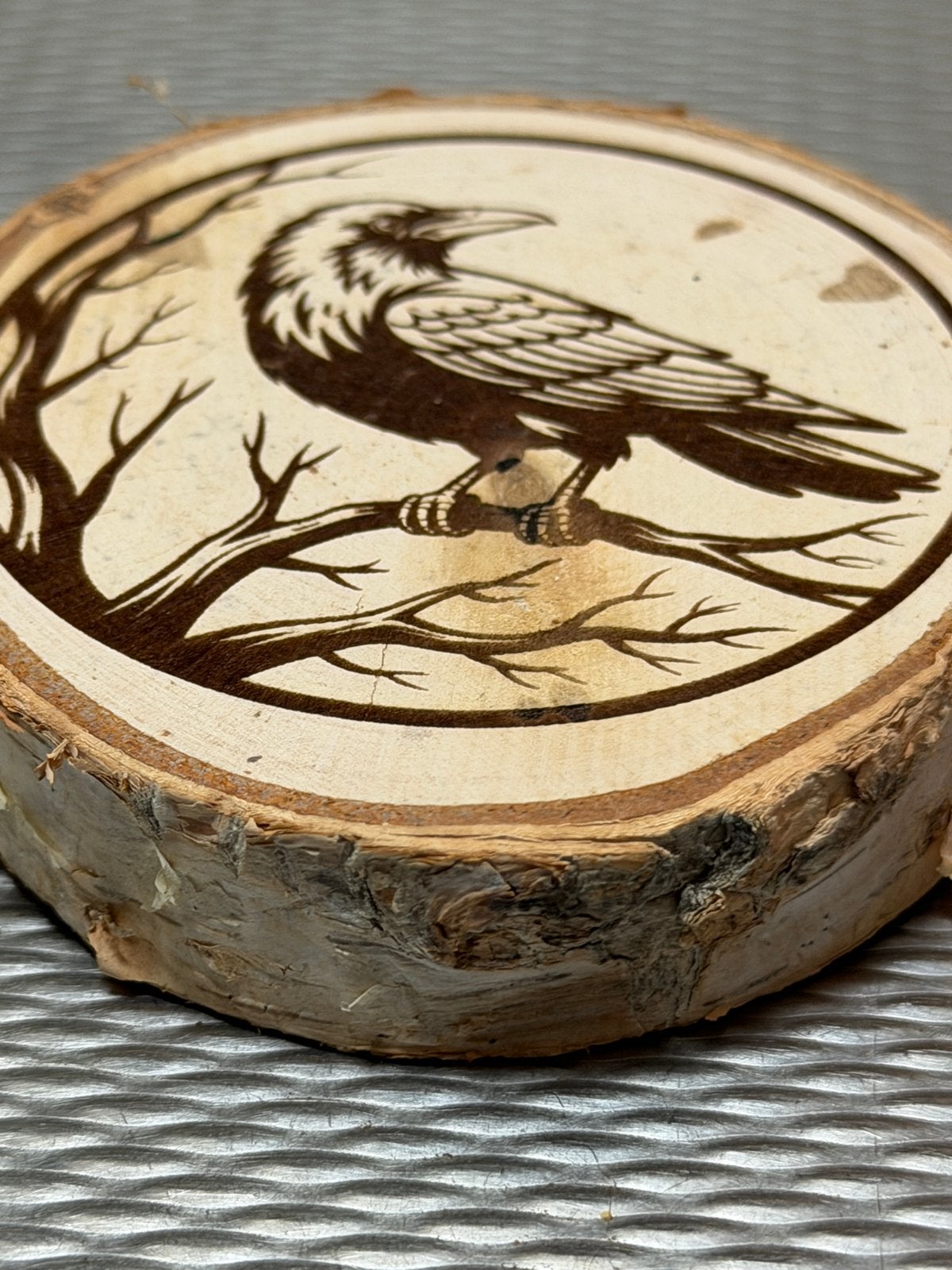 Houten schijf met gravure: vogel, hond, paard of poes, Hout, Beige, Verzenden, Nieuw