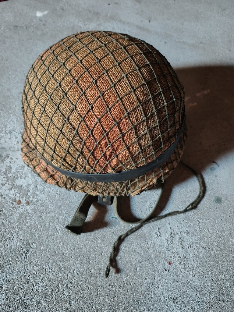 Oude oorloghelm, Ophalen of Verzenden, Overige soorten, Nederland, Helm of Baret