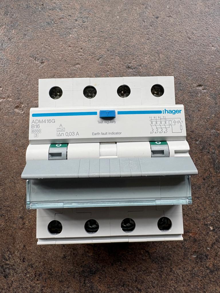 4x Hager ADM416G B16 Aardlekschakelaar 0,03A, Ophalen of Verzenden, Gebruikt, Schakelaar