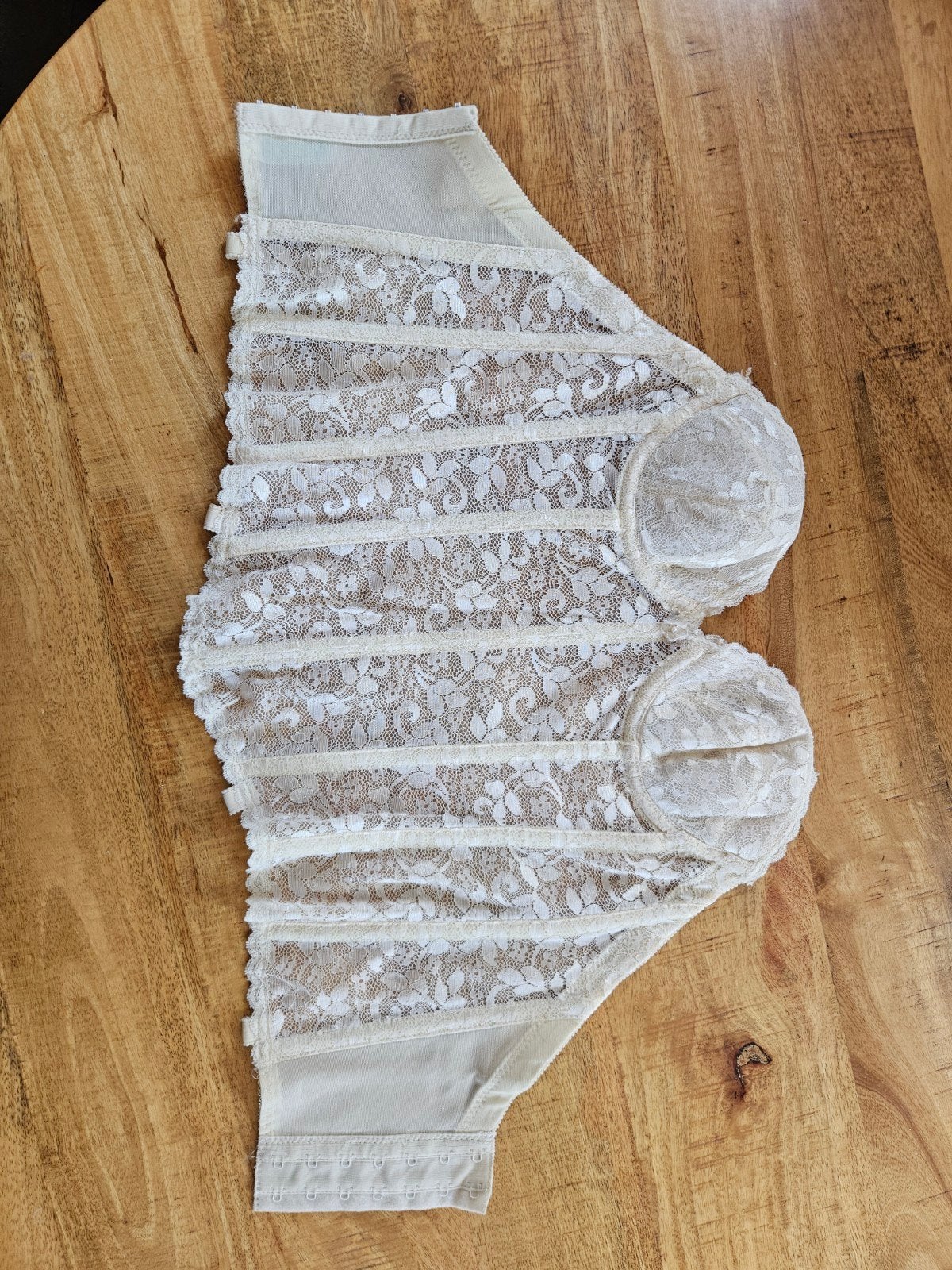 Korset 32b (vintage), Ophalen of Verzenden, Zo goed als nieuw, Wit, Accessoires