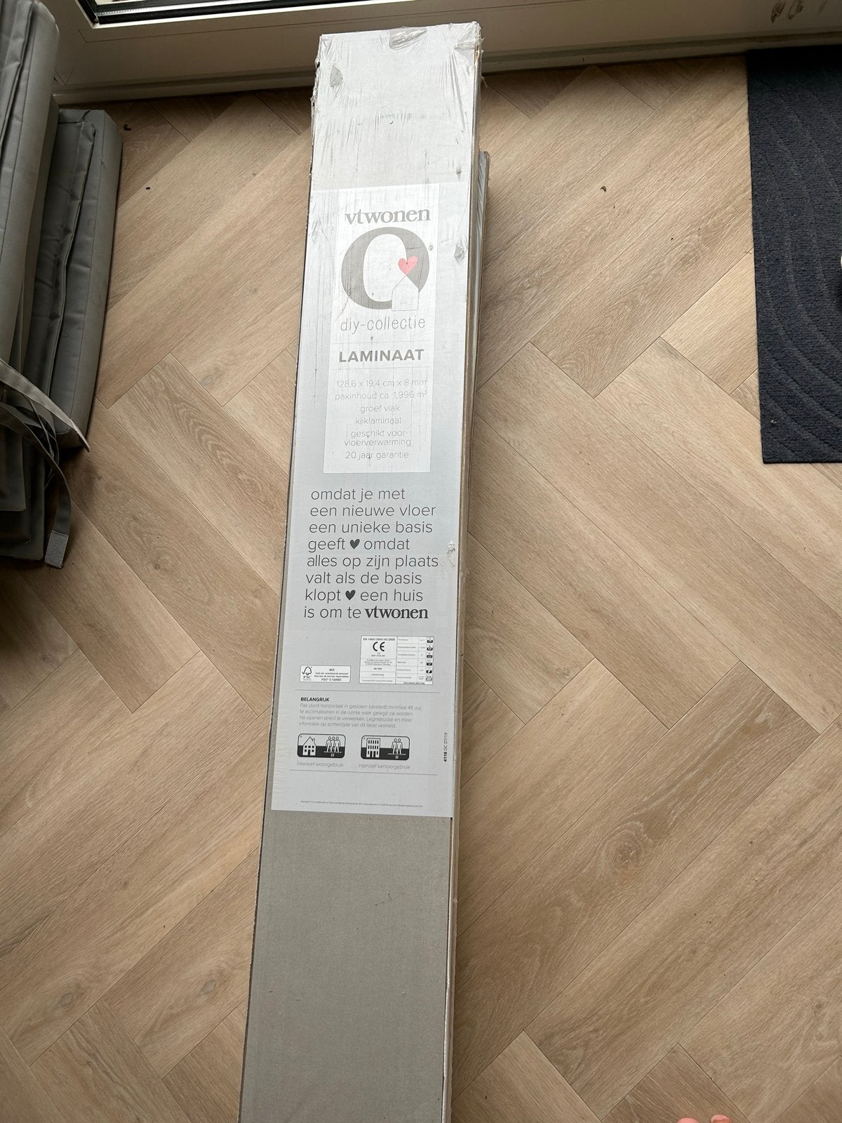 VT Wonen Laminaat. Kleur beton look. 6m2, Ophalen, Minder dan 50 cm, 100 tot 150 cm, Nieuw