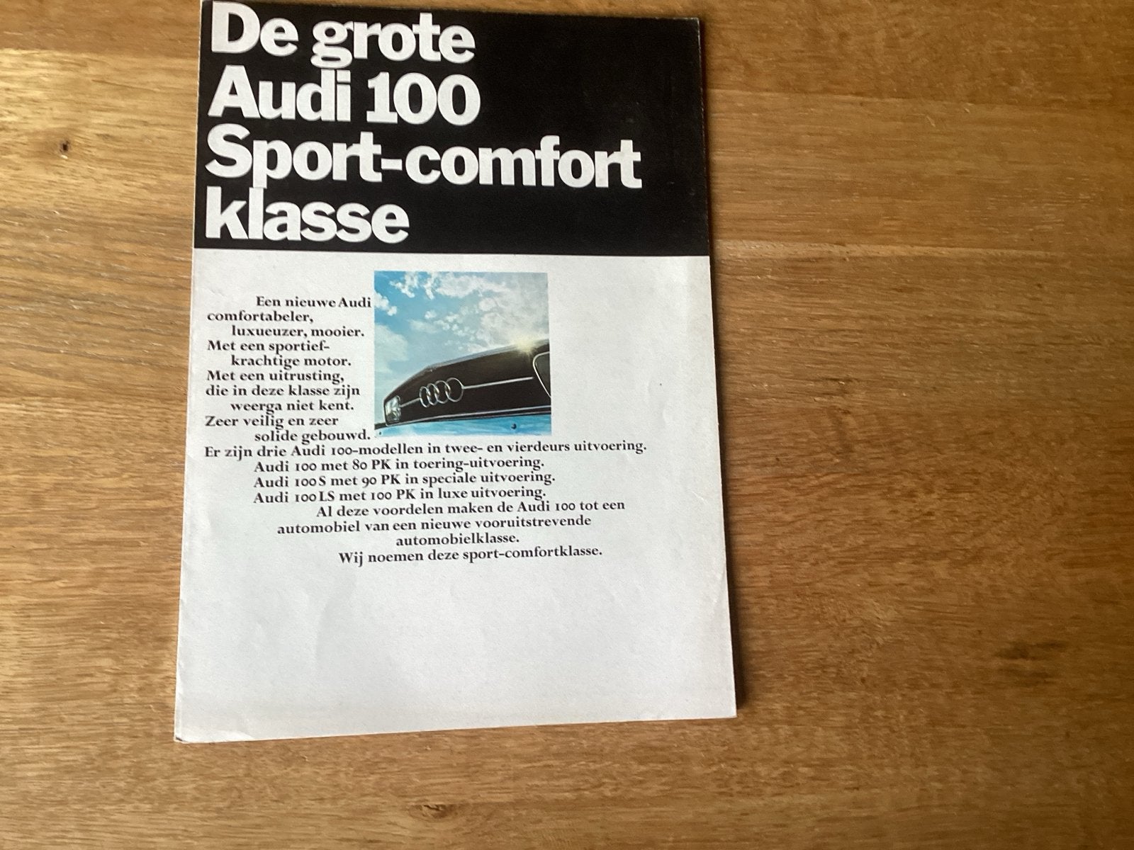 Audi 100 Sport-comfort klasse brochure en poster 1968, Ophalen of Verzenden, Gelezen, Audi