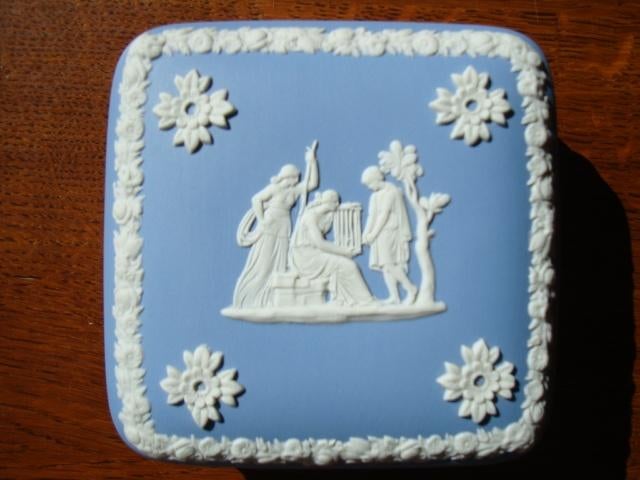Wedgwood "Jasper Blue" Doos met Deksel (vierkant) Nieuw, Huis en Inrichting, Keuken | Servies, Ophalen of Verzenden, Nieuw, Aardewerk