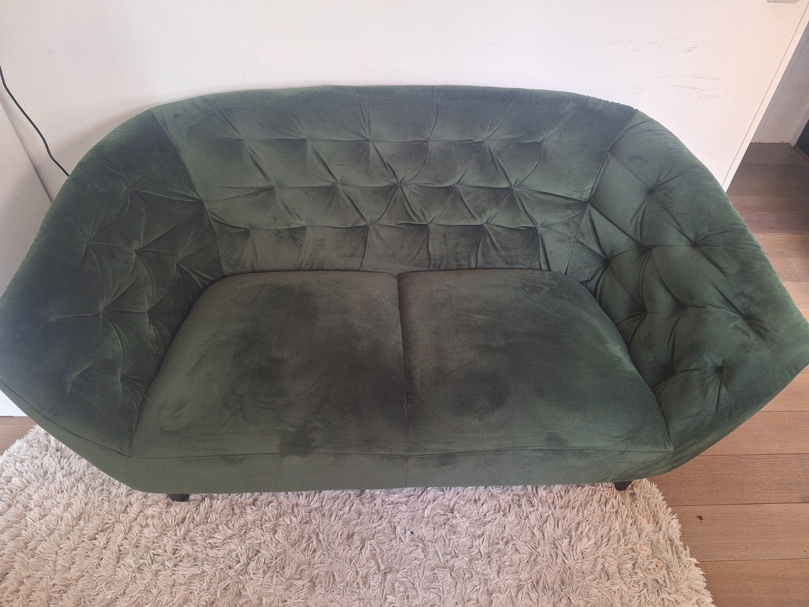 Velvet donker groen 2 persoons bank, Huis en Inrichting, Banken | Sofa's en Chaises Longues, Ophalen, Gebruikt, 150 tot 200 cm