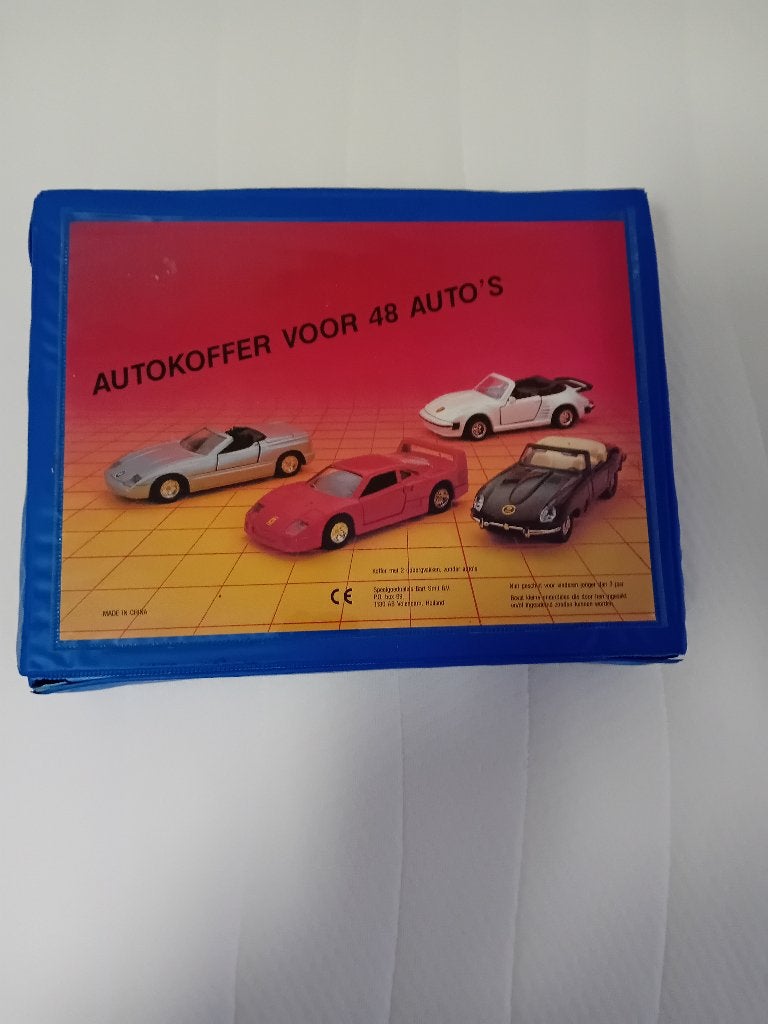 autootjes matchbox en koffer, Verzenden, Zo goed als nieuw, Auto