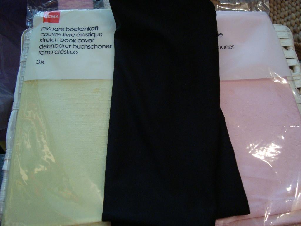 Rekbare hoezen 1 zwart 2 roze en 2 geel per kleur te koop, Diversen, Schoolbenodigdheden, Ophalen of Verzenden, Nieuw