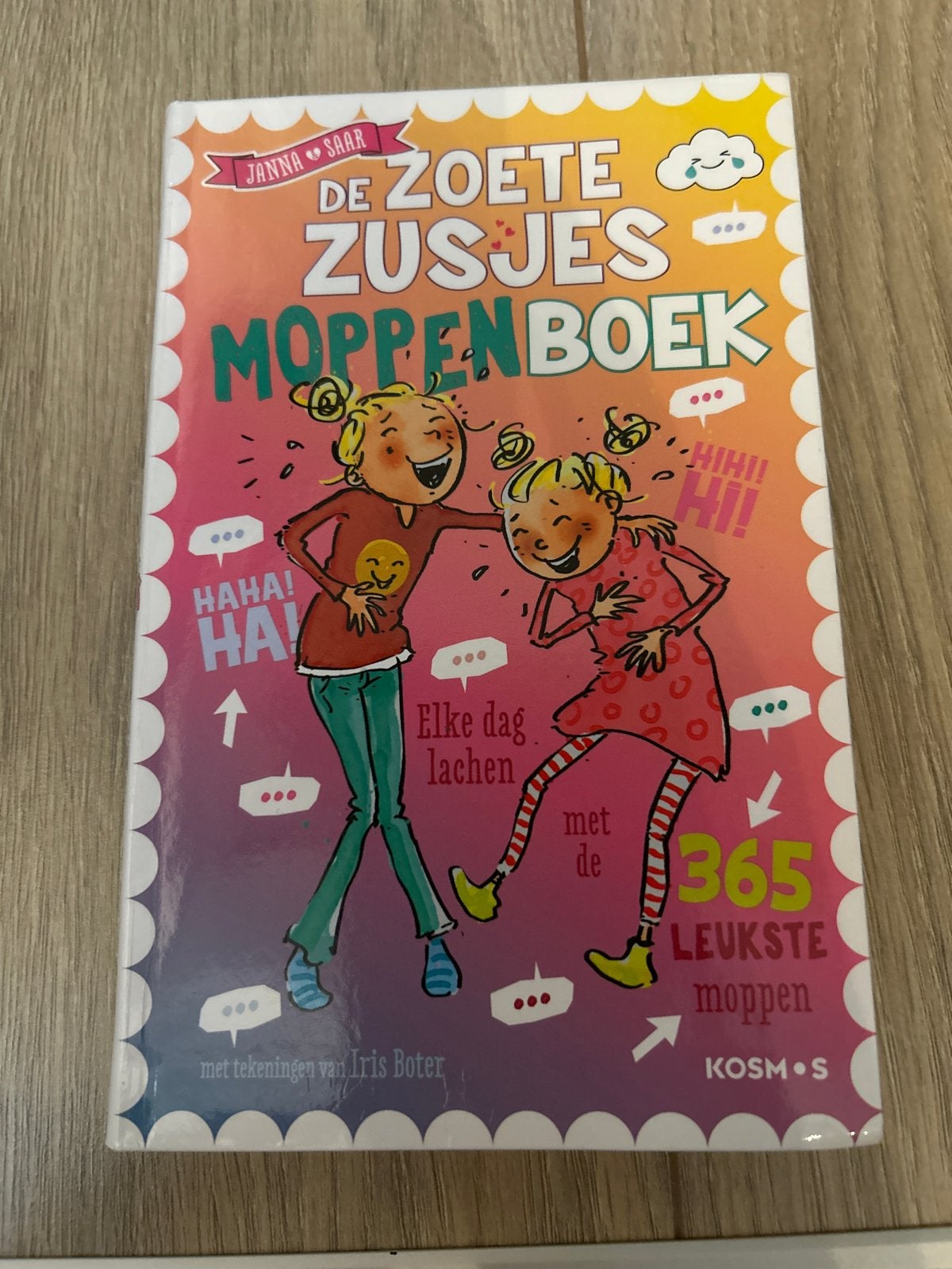 De Zoete Zusjes Moppenboek - Janna & Saar, Ophalen of Verzenden, Gelezen, Fictie algemeen