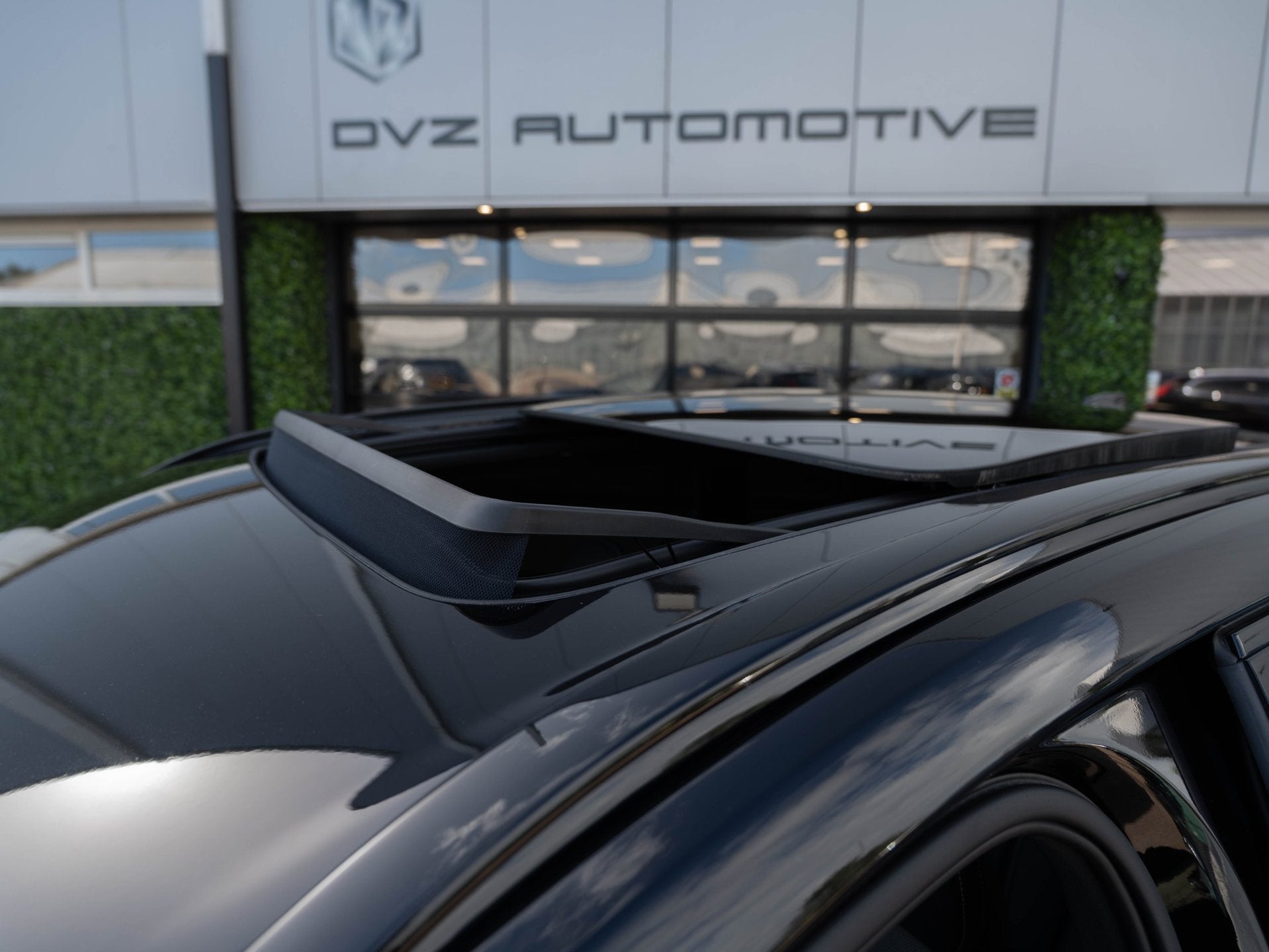 Volvo XC60 2.0 T8 Plug-in hybrid AWD Plus Black Ed. | Pano |, Automaat, Dealer onderhouden, Zwart, 4 cilinders