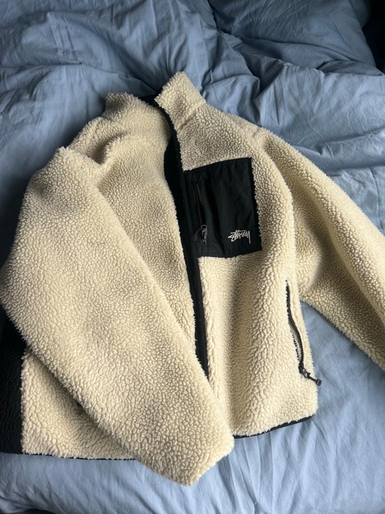 Stussy 8 Ball Sherpa Jacket Maat M, Ophalen of Verzenden, Zo goed als nieuw, Maat 48/50 (M), Beige