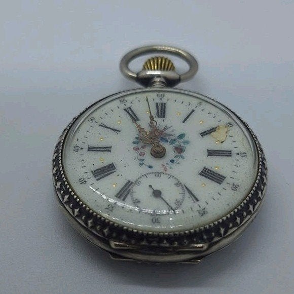 Zwitsers zilveren zakhorloge met gedetailleerde gravures, Ophalen of Verzenden, Zilver, Zakhorloge, 1900 tot 1930