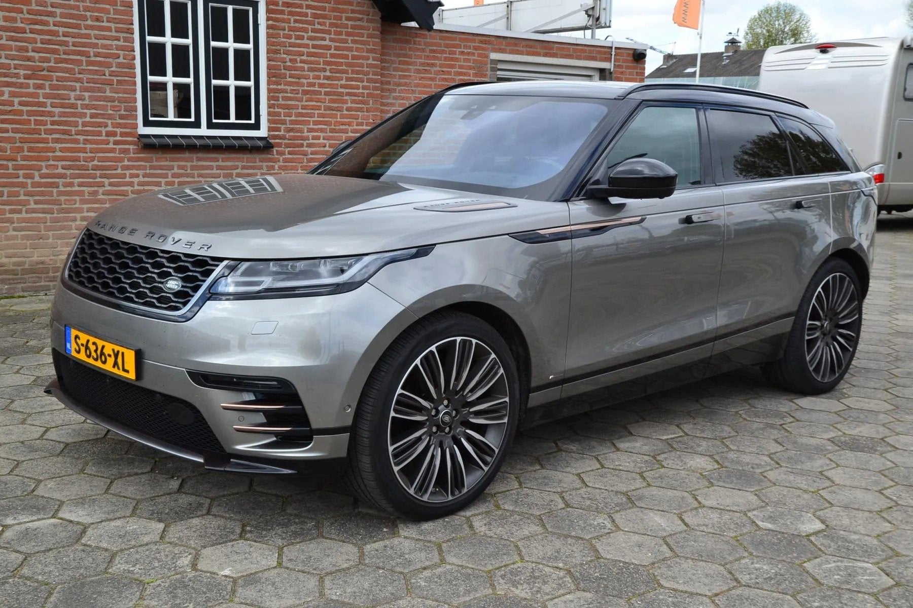 Land Rover Range Rover Velar 3.0 V6 AWD R-Dynamic HSE - 380, Auto's, Automaat, Dealer onderhouden, Gebruikt, 2995 cc