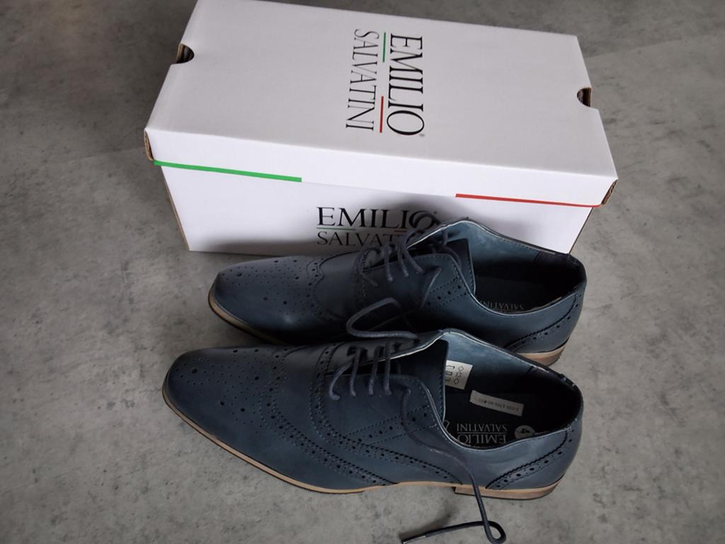 Schoenen, Ophalen, Nieuw