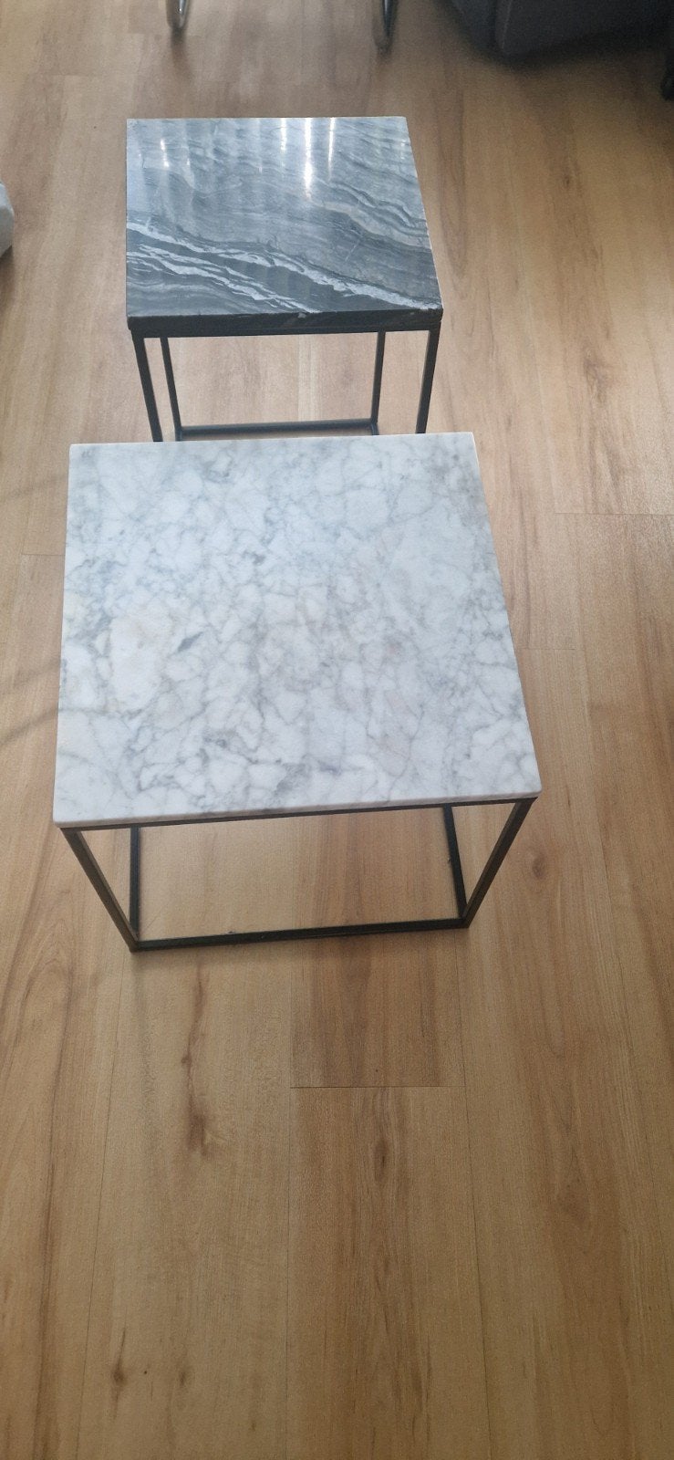 Set van 2 marmeren bijzettafels: wit en zwart, Minder dan 55 cm, Gebruikt, Vierkant, Ophalen of Verzenden