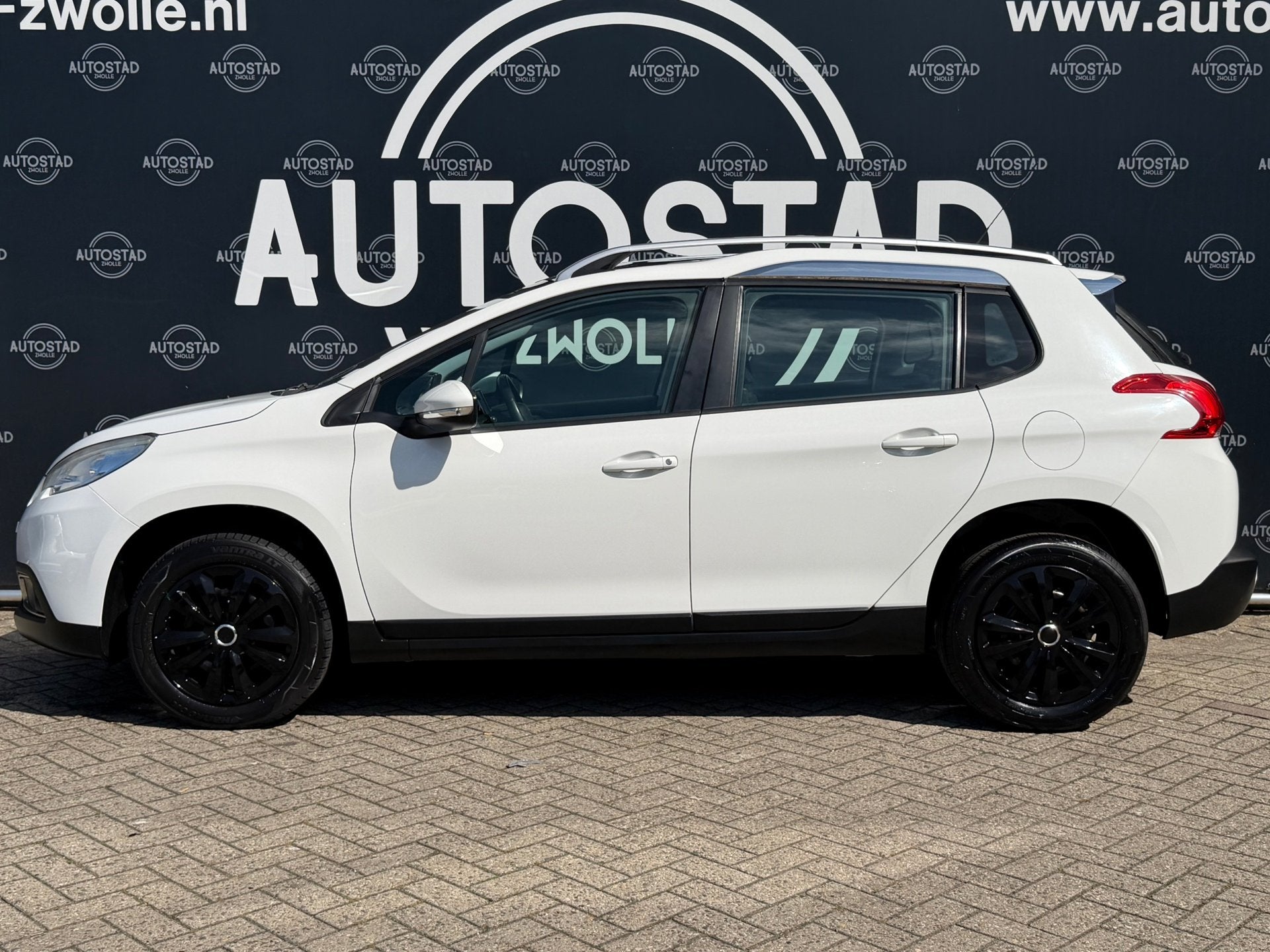 Peugeot 2008 1.2 PureTech Active NL-Auto / NAP / Pano / APK, Voorwielaandrijving, Euro 5, Stof, 40 €/maand