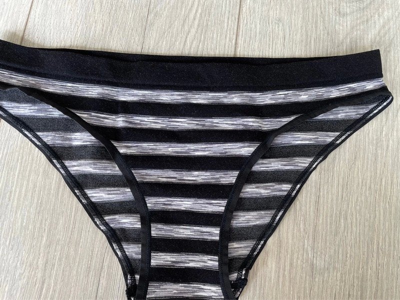 Zwart met witte slip van Victoria's Secret, maat L, Victoria´s secret, Ophalen of Verzenden, Zwart, Broekje of Short