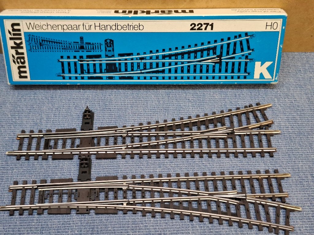 MARKLIN   K   RAILS  NIEUWE   HAND  WISSELS  2271  L X R, Wisselstroom, Rails, Ophalen of Verzenden, Zo goed als nieuw