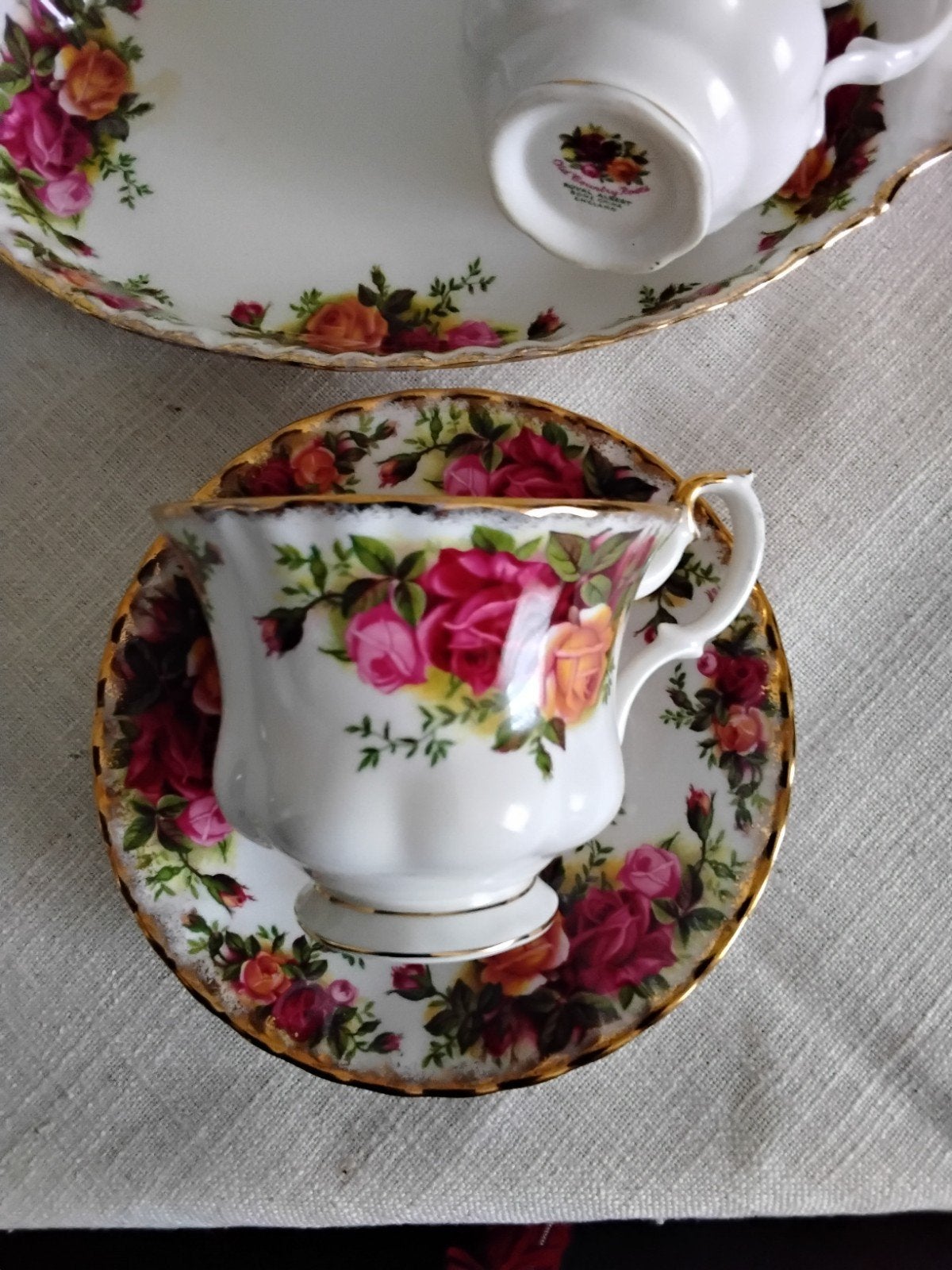 Alles Royal Albert servies., Verzamelen, Porselein, Kristal en Bestek, Ophalen of Verzenden, Zo goed als nieuw, Porselein, Kop en/of schotel