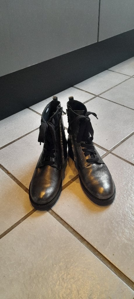 Mooie zilverkleurige Gattino laars maat 40!, Meisje, Gattino, Ophalen of Verzenden, Laarzen